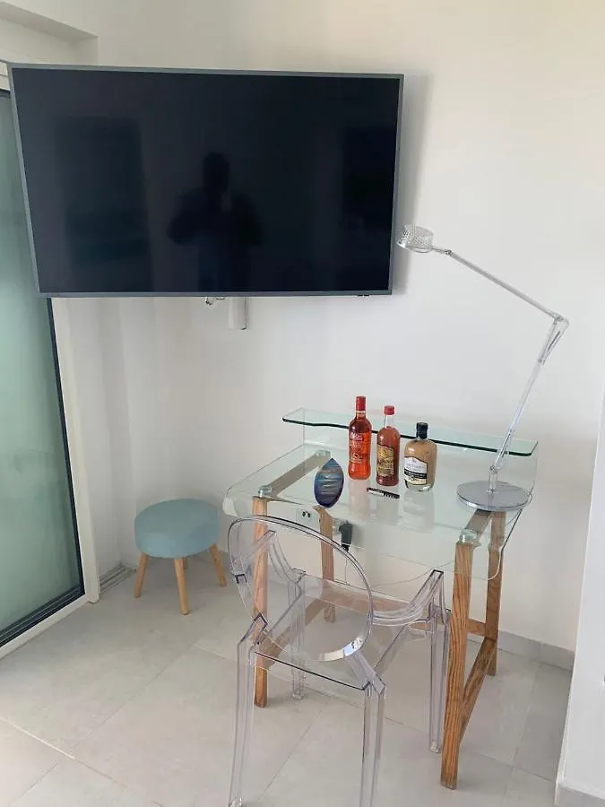 Studio Cozy Mélissa Élégance - GUADELOUPE , LE GOSIER , DAMPIERRE - JACUZZI-SPA WELLIS EVEREST PREMIUM AVEC PLEINE VUE MER - OCÉAN à 180 degrés Appartement