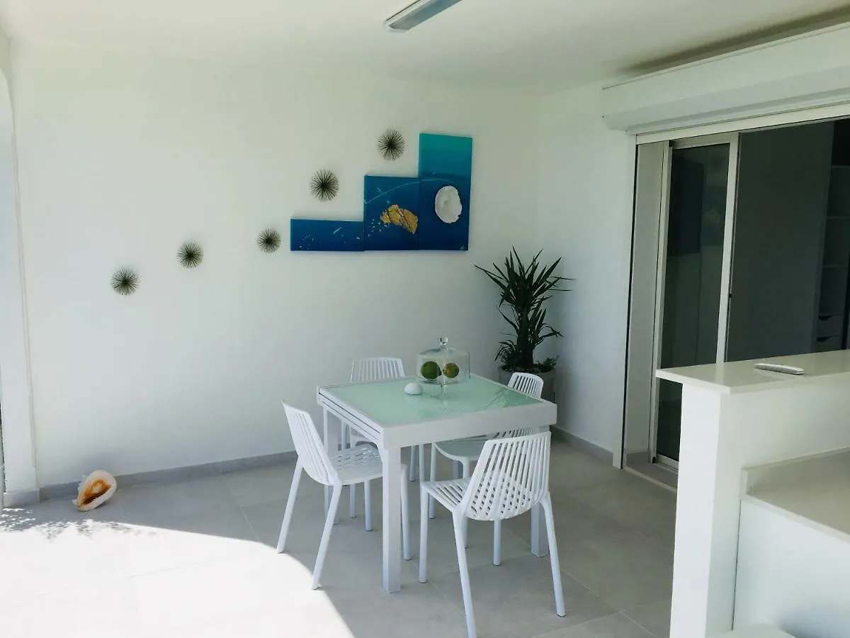 Studio Cozy Mélissa Élégance - GUADELOUPE , LE GOSIER , DAMPIERRE - JACUZZI-SPA WELLIS EVEREST PREMIUM AVEC PLEINE VUE MER - OCÉAN à 180 degrés Le Gosier (Grande-Terre)