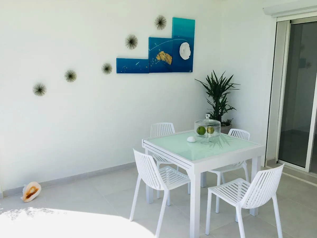 Studio Cozy Mélissa Élégance - GUADELOUPE , LE GOSIER , DAMPIERRE - JACUZZI-SPA WELLIS EVEREST PREMIUM AVEC PLEINE VUE MER - OCÉAN à 180 degrés 0*, Le Gosier (Grande-Terre)